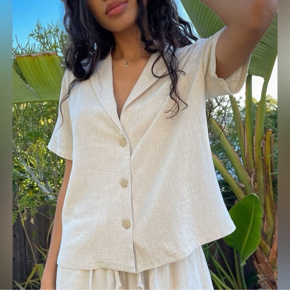 Lisa Says Gah Tops - Lisa Says Gah Beige Short Sleeve Linen Blend Button Down Size XS